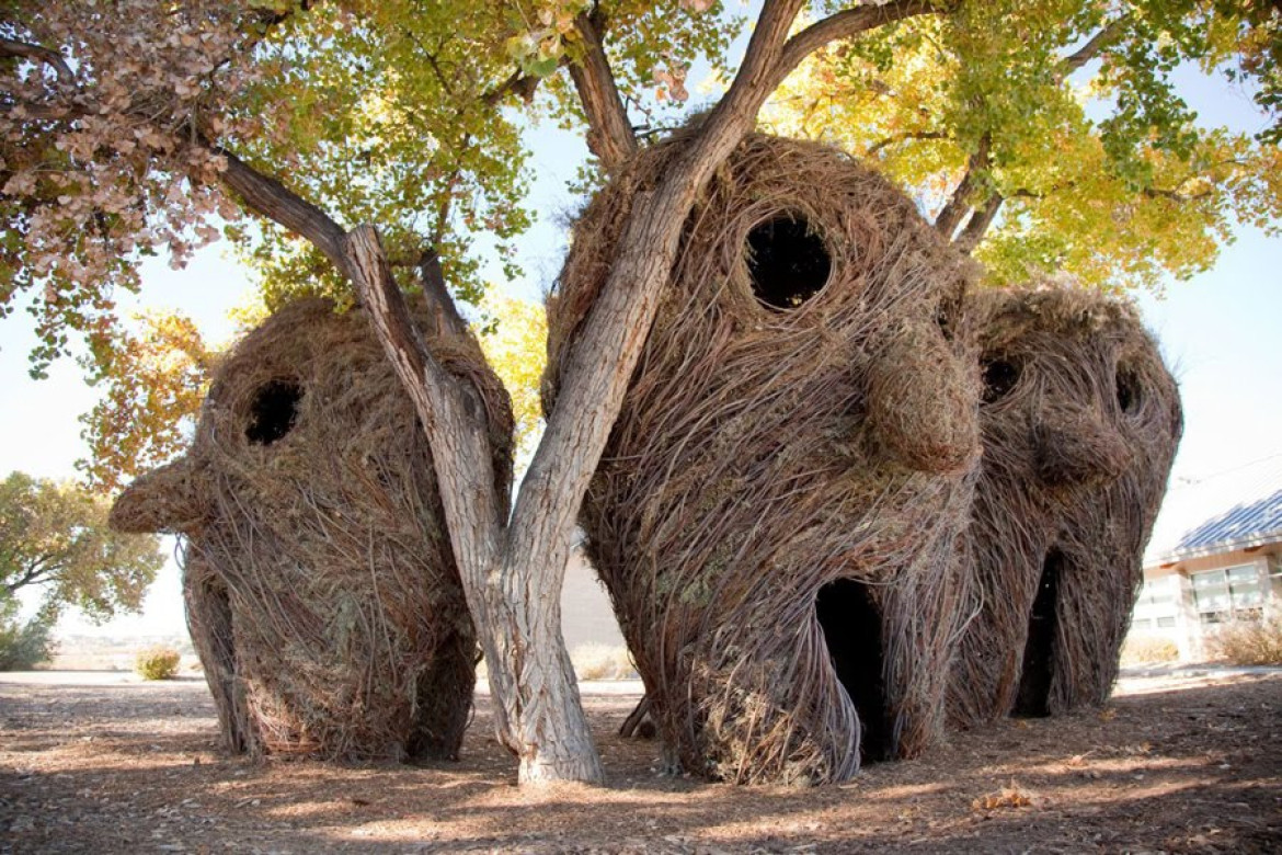 Patrick Dougherty, 2009, installation at Bosque School